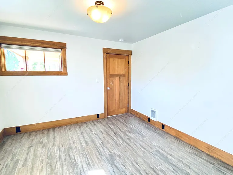 201 Harriman St — Photo 13
