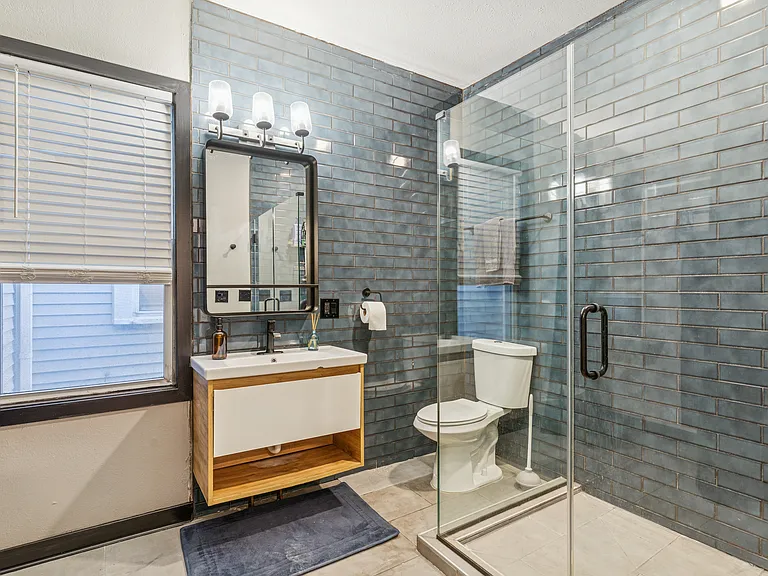 1363 W Crystal St #1RF — Photo 10