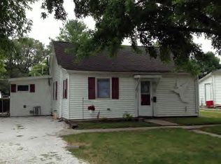 636 E McCracken Ave, Hoopeston, IL 60942