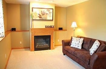 2nd image of 477 Country Mdws NE