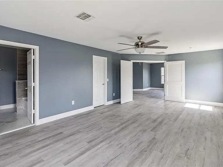 545 First Cape Coral Dr — Photo 3