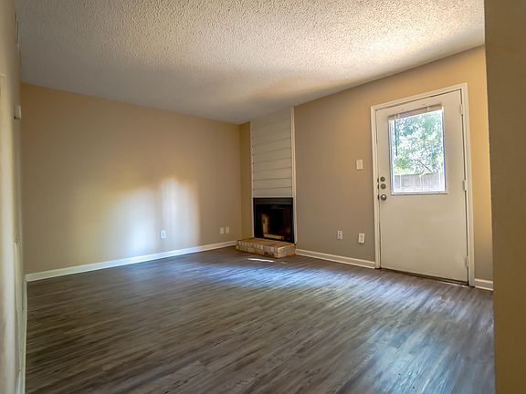 5th image of 840 NW Summercrest Blvd #B