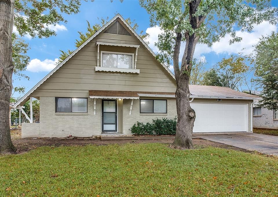 1st image of 132 SE Gardens Blvd