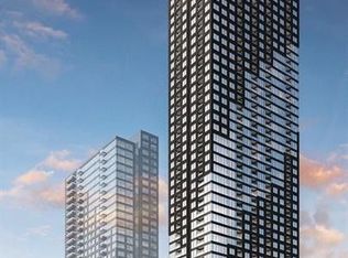 395 Square One Dr #1601, Mississauga, ON L5B 0E2