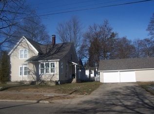 301 E 7th St, Clare, MI 48617