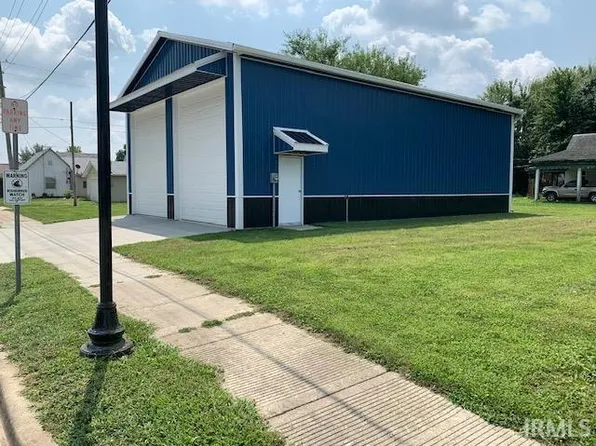 389 G St NE, Linton, IN 47441