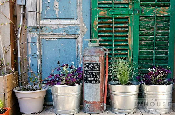 Sold by The InHouse Group | media 38