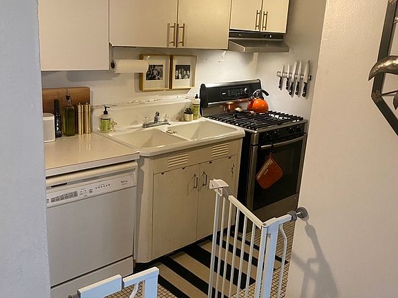 3rd image of 61 2nd Ave APT 3A
