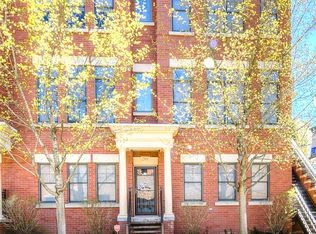 201 Prairie St, Elgin, IL 60120