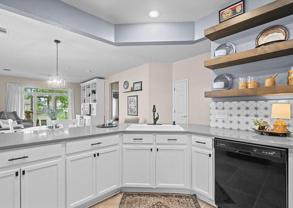 1st image of 113 Honey Creek Trl