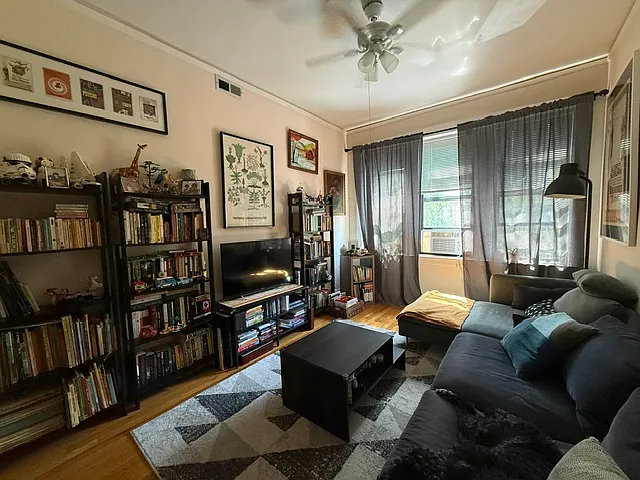 5655 N Clark St #2F — Photo 3