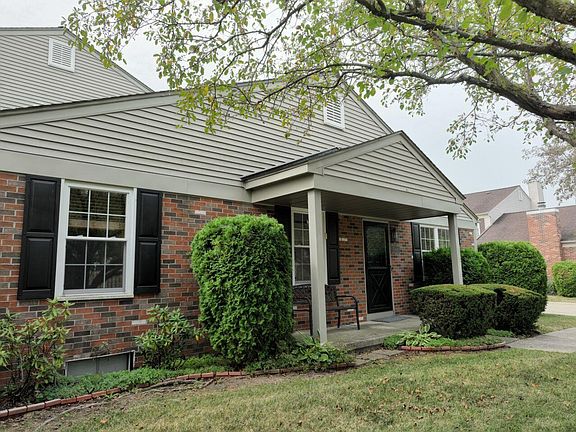 3rd image of 15810 Cambridge Dr