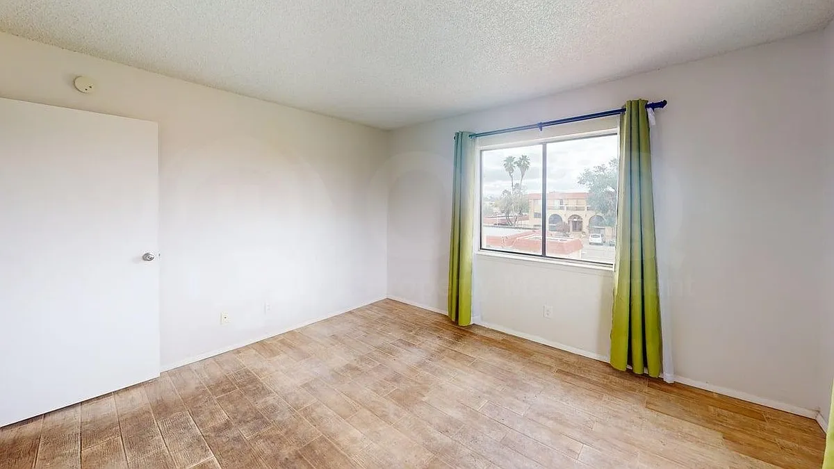 1 bed, 1.0 bath, 672 sqft, $849 — Photo 2