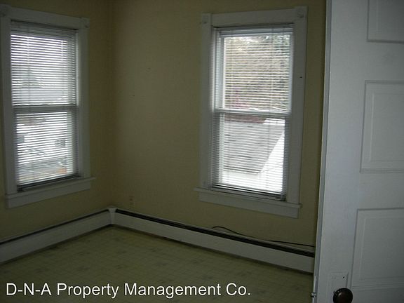 5th image of 585 N Courtland St