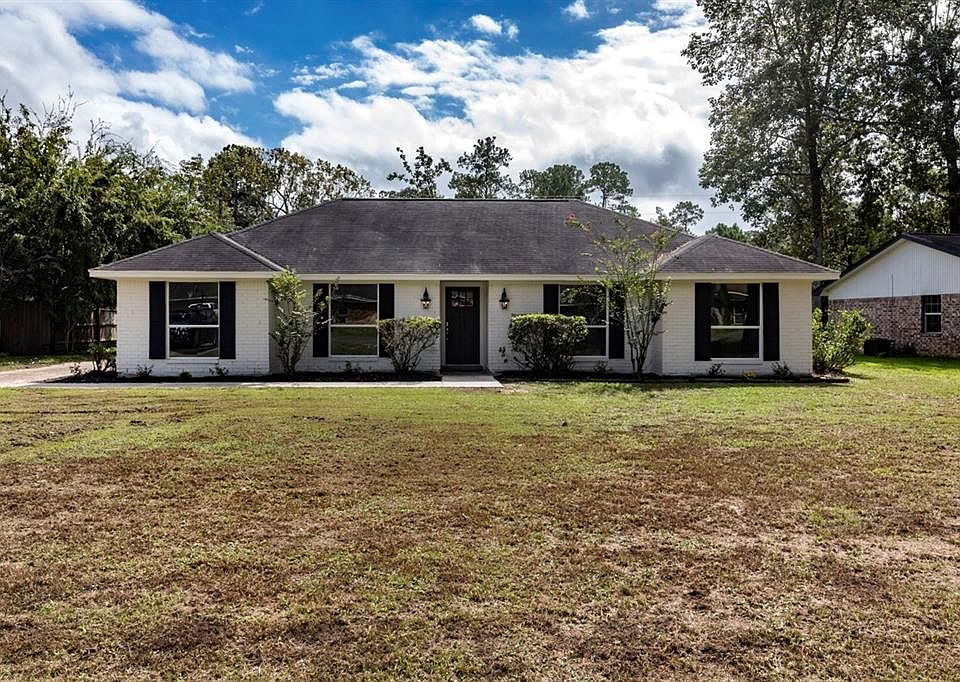 1st image of 123 Wood Manor Ln