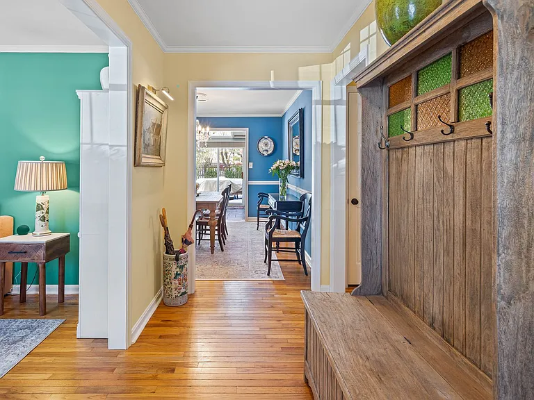 106 Kingsbridge Rd — Photo 3