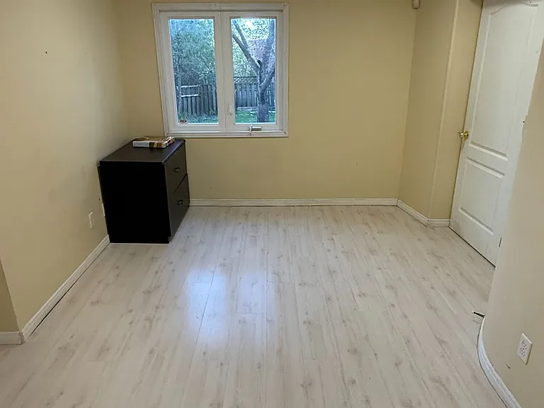 156 Bristol Rd #BASEMENT — Photo 16