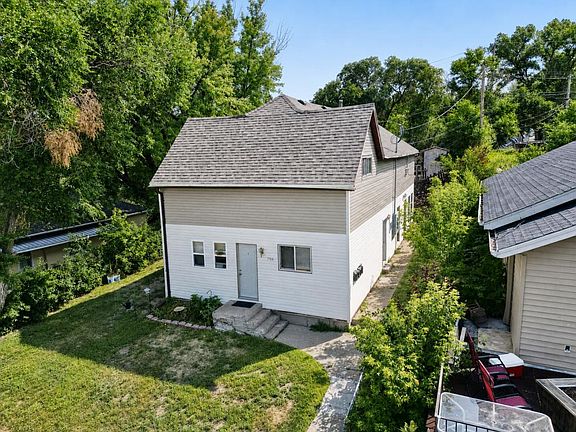 2nd image of 706 5th Ave NW