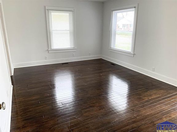 4th image of 3000 Fenwood Ave