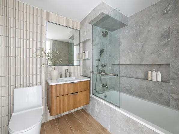 1811 Menahan Street image 3 of 7