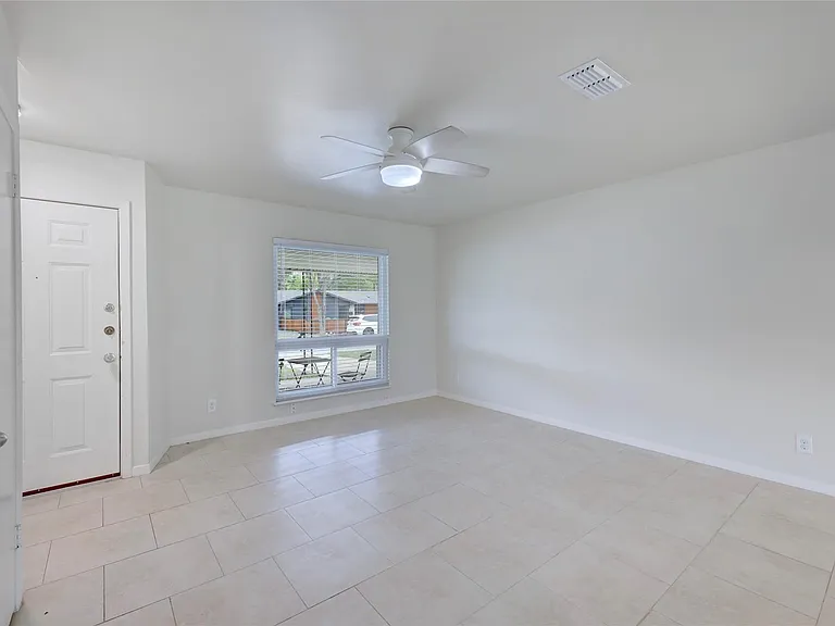 2713 Friar Tuck Ln — Photo 6