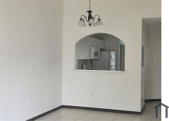 5th image of 1260 SE 27th St Unit 202