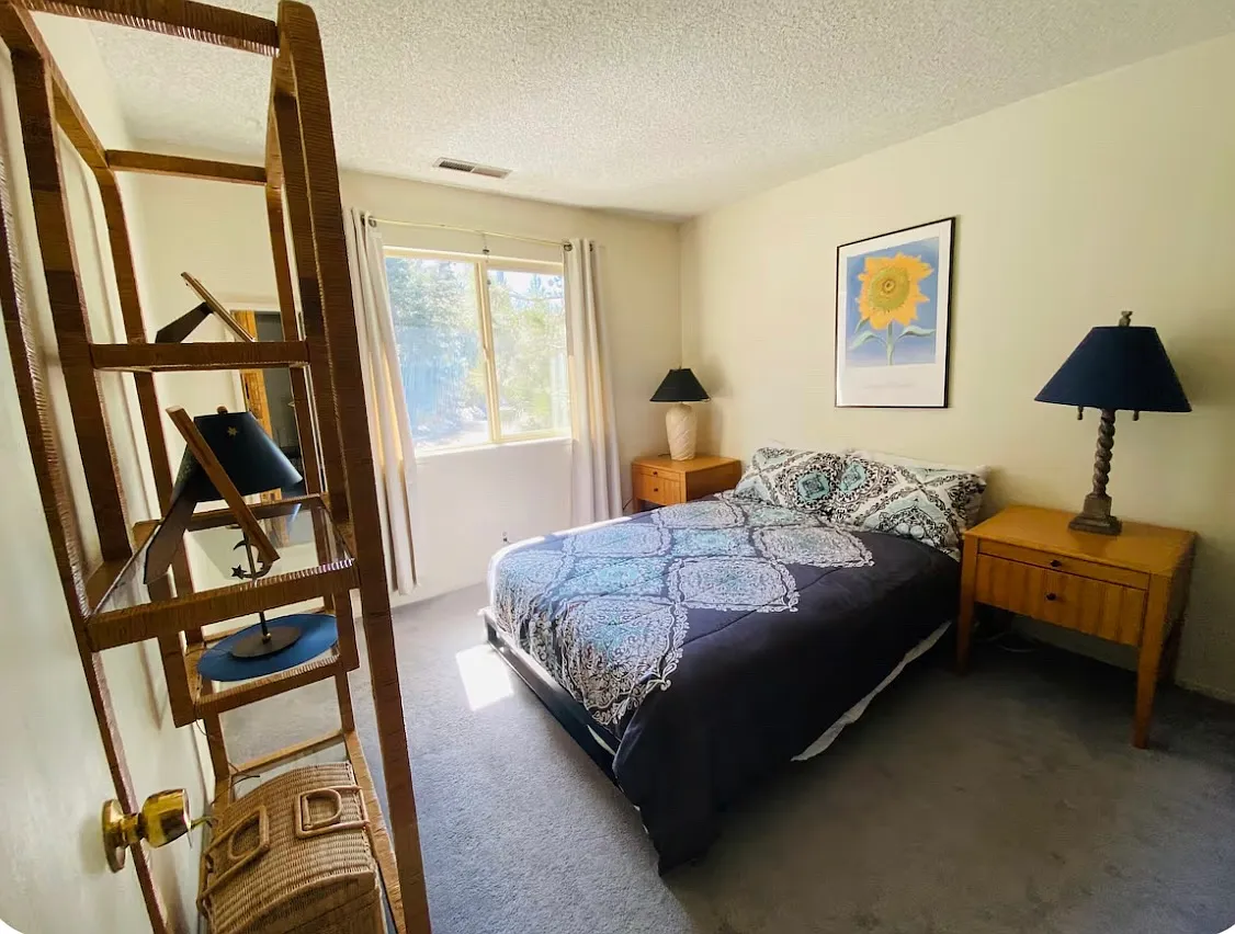 3 bed, 2.5 bath, 1408 sqft, $3,600 — Photo 3