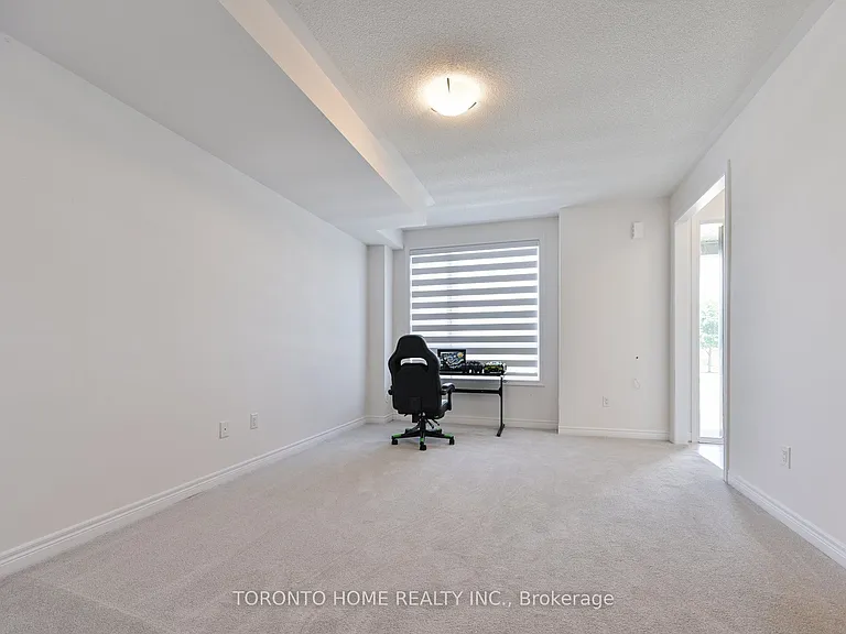 113 Mumbai Dr — Photo 4