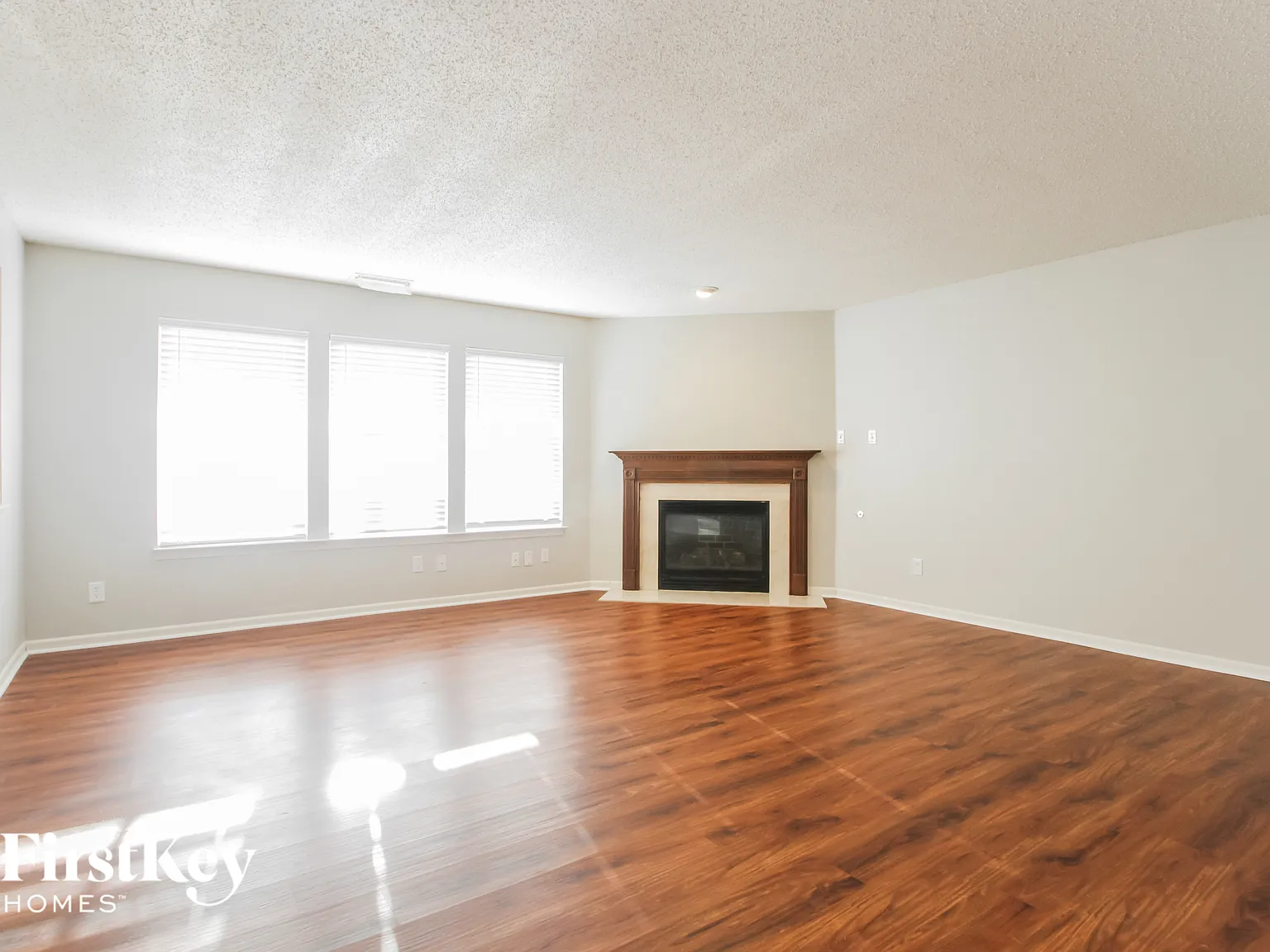 4 bed, 2.5 bath, 3166 sqft, $2,470 — Photo 3