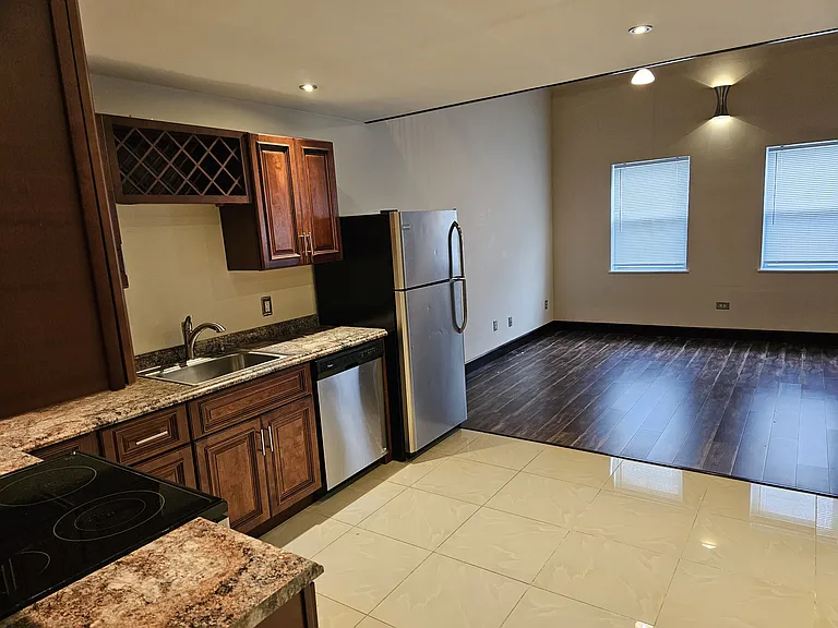 255 Schuyler Ave #327 — Photo 20