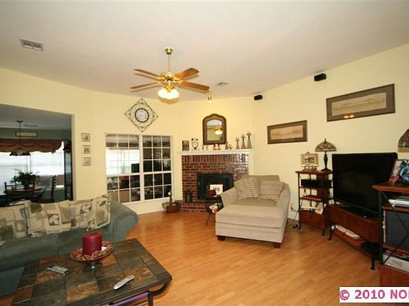 3rd image of 1003 E 131st Pl