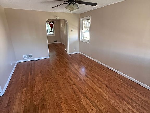 5th image of 1126 Wedgewood Rd