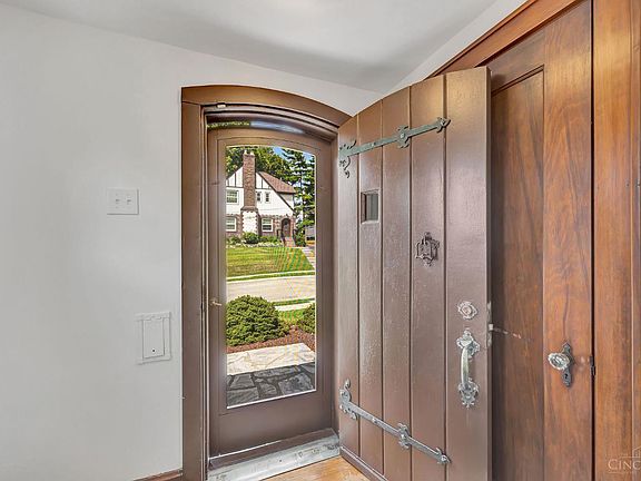 4th image of 5742 Marmion Ln