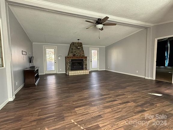 4th image of 3222 Ole Country Ln