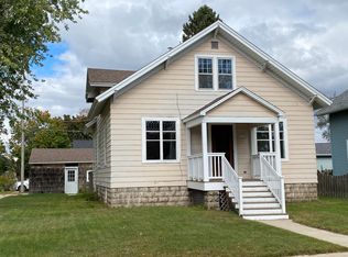 1616 16th Ave, Menominee, MI 49858