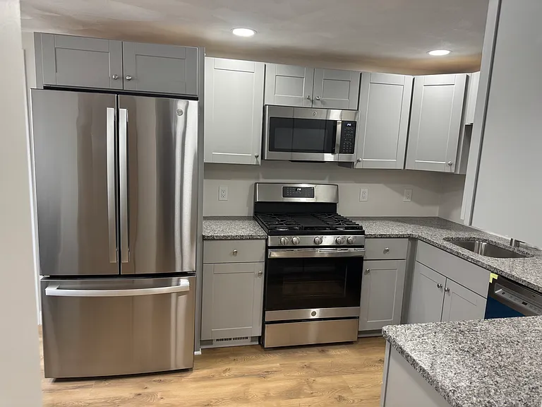 415 McKinley Ave #B — Photo 3