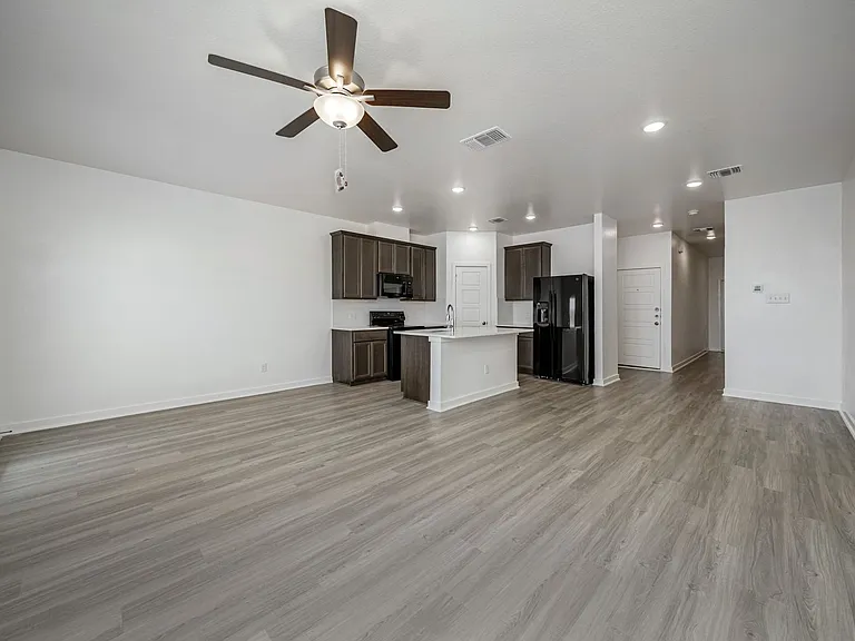 8434 Adelaide Dr — Photo 15