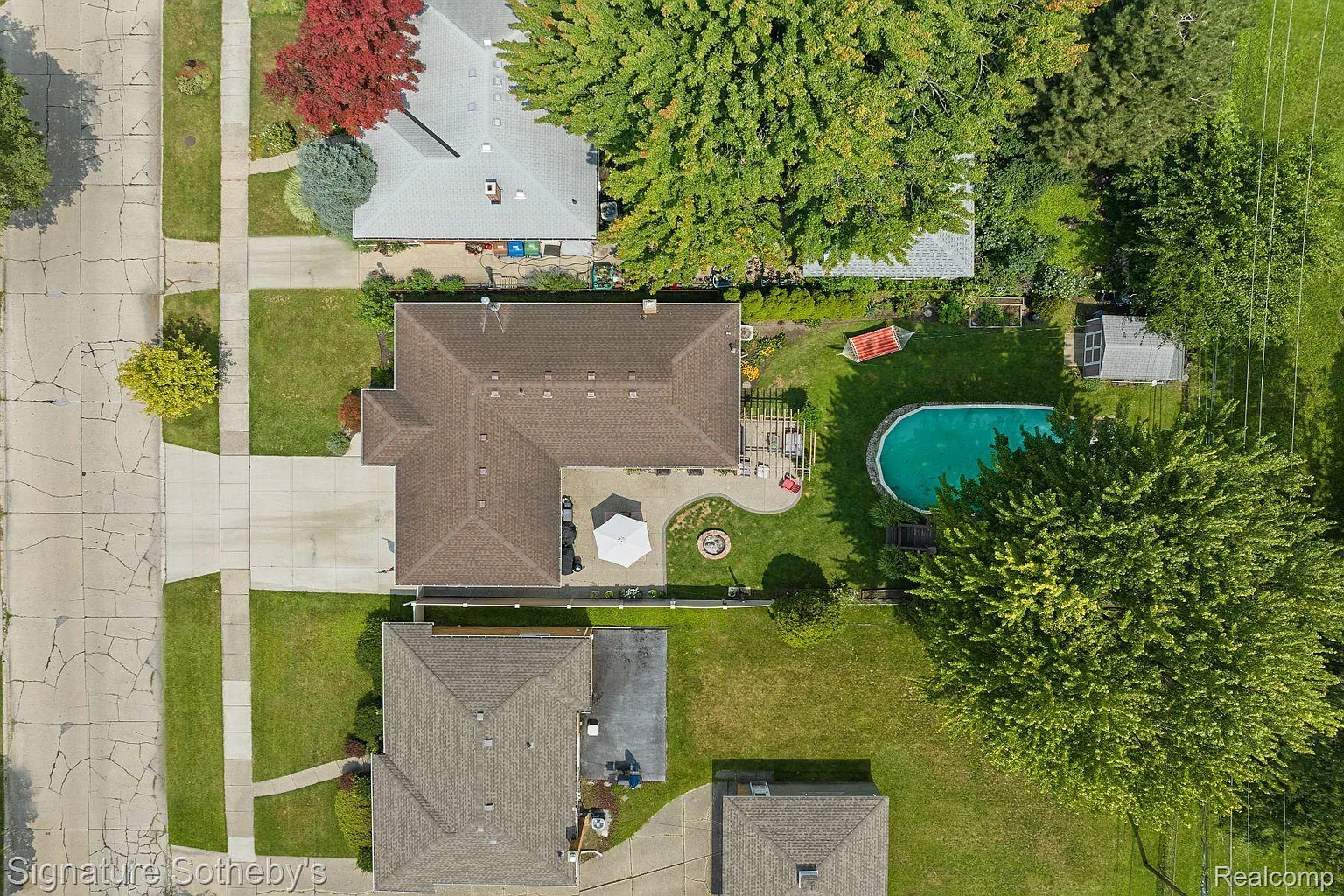 25140 Loretta Ave photo 1