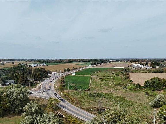 3rd image of 926 King St N