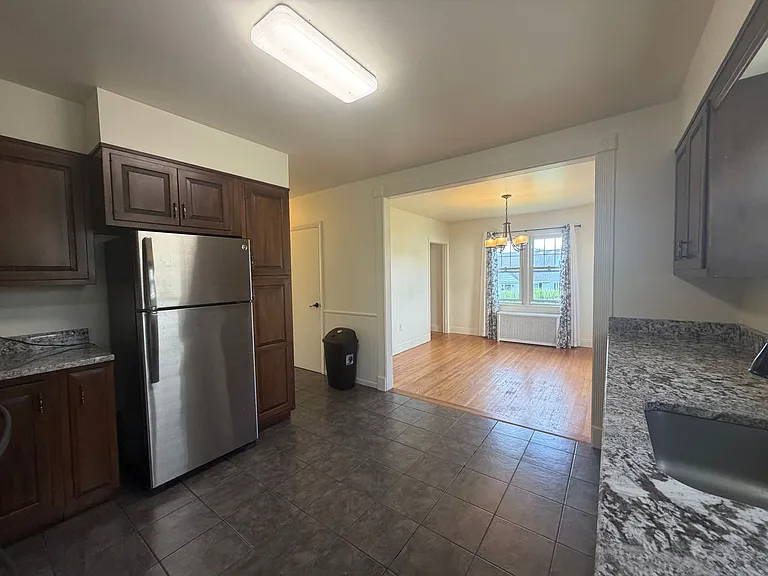 5 E Walnut St — Photo 9