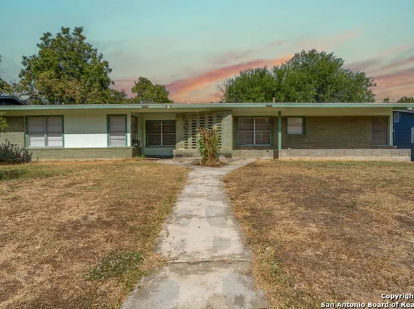 131 Brettonwood Dr, San Antonio, TX 78218