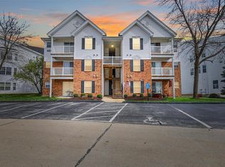 460 Benton Dr APT K, Saint Peters, MO 63376