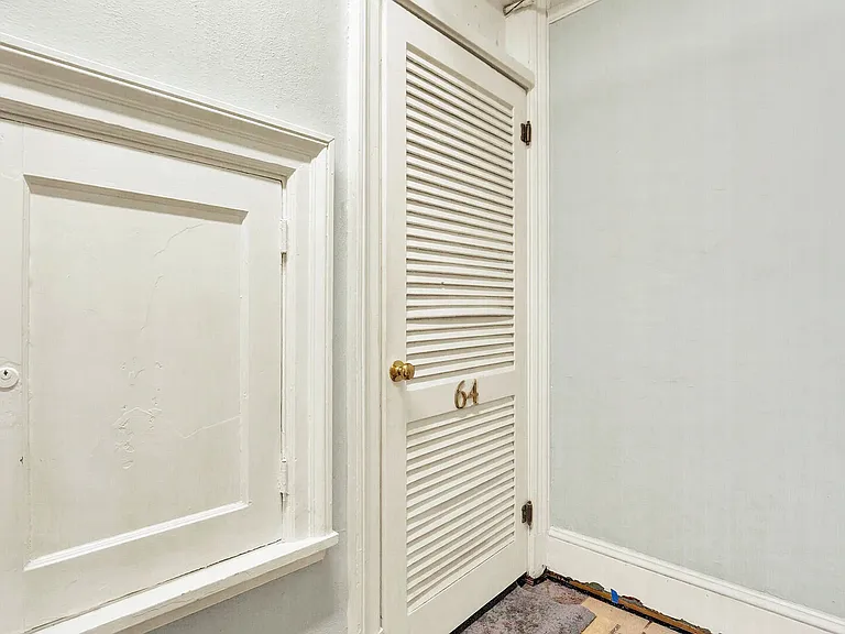 24 E Liberty St #64 — Photo 33