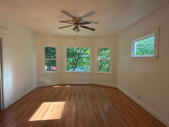 3rd image of 113 NE Sacramento St APT A