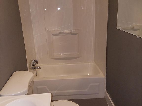 3rd image of 520 E Westmoreland St #1