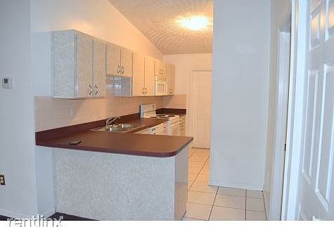 3rd image of 3306 Highland Ave