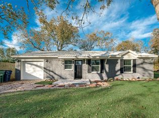 1016 W Lobitt St, Alvin, TX 77511