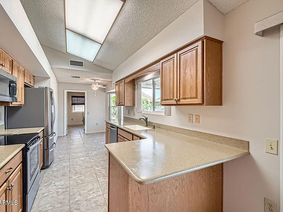 4th image of 13812 W OAK GLEN Drive