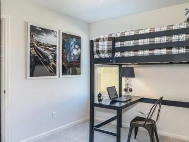 2440 Tapatio Dr — Photo 11