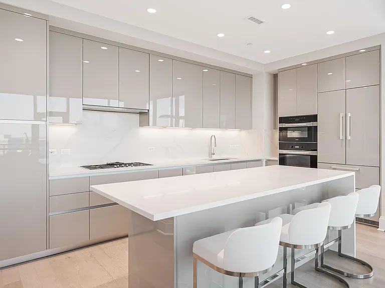 7887 Jones Branch Dr #1002 — Photo 4